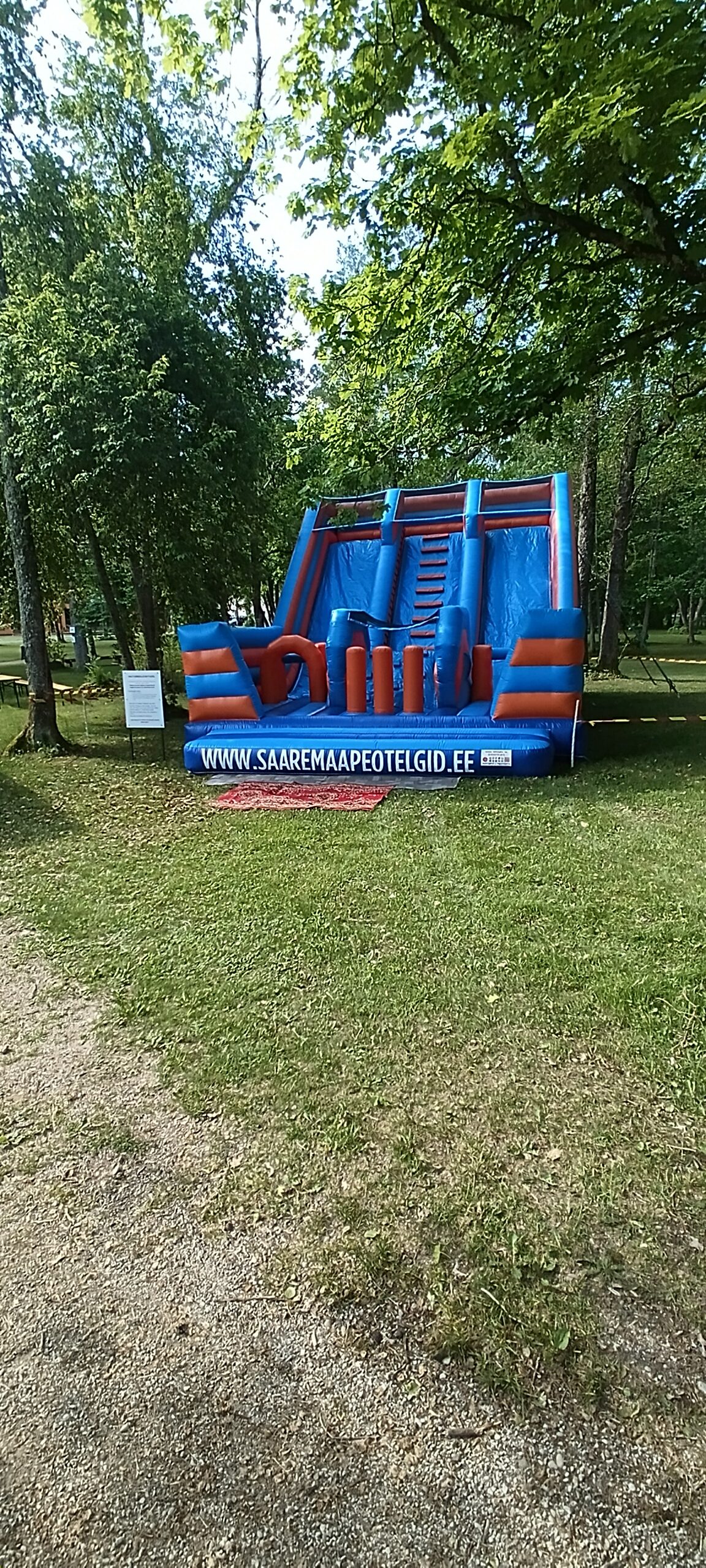 Suur Batuut Liumägedega (Päev)